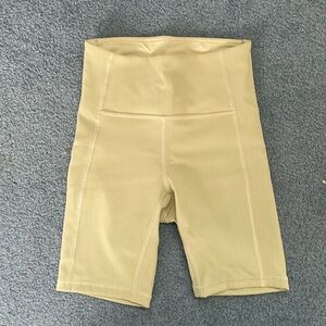 Lululemon ribbed biker shorts light green size 4